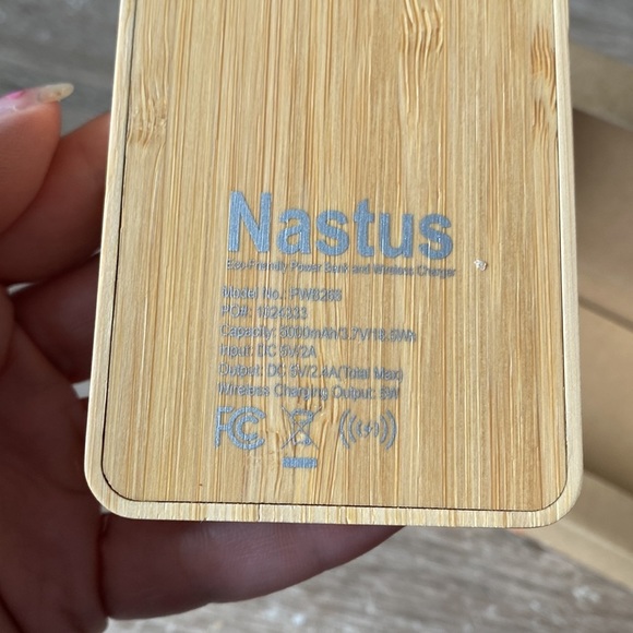 Paramount Phone Charger - Picture 5 of 7